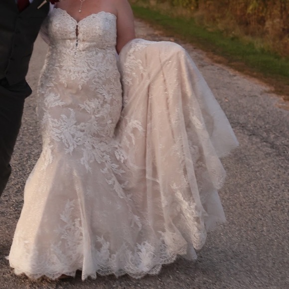 Martin Thornburg wedding gown - Picture 4 of 7